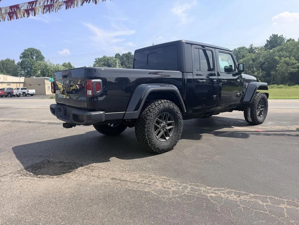 2022 Jeep JT Gladiator - Image 2 of 16