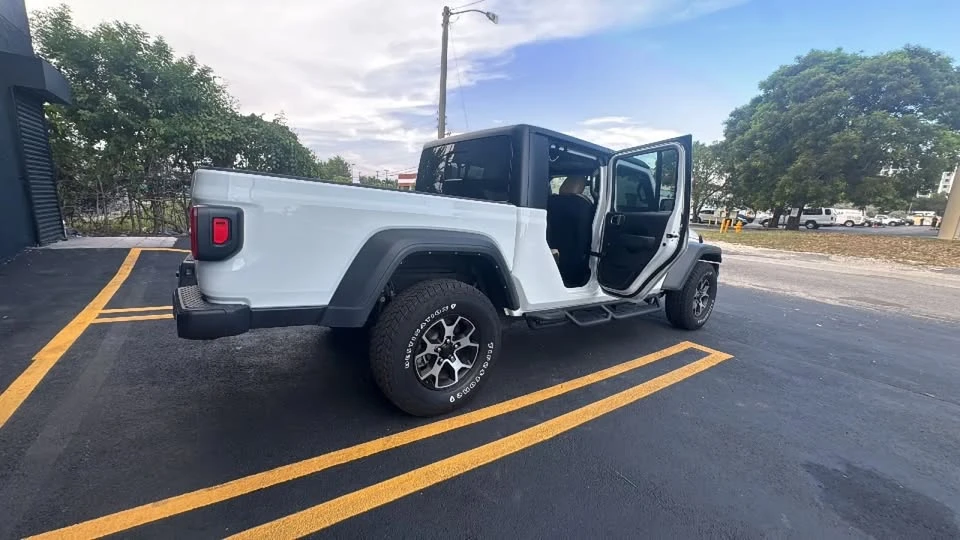 2022 Jeep JT Gladiator - Image 12 of 18