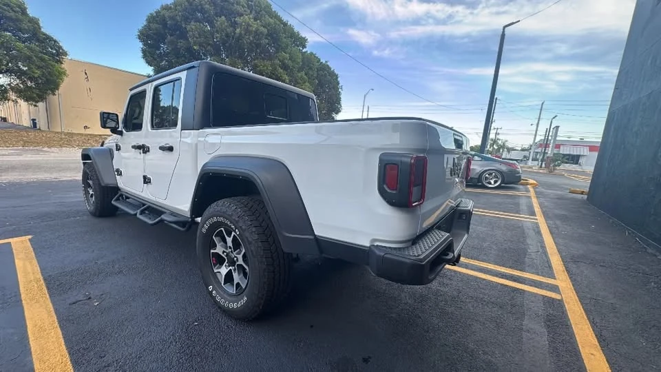 2022 Jeep JT Gladiator - Image 4 of 18