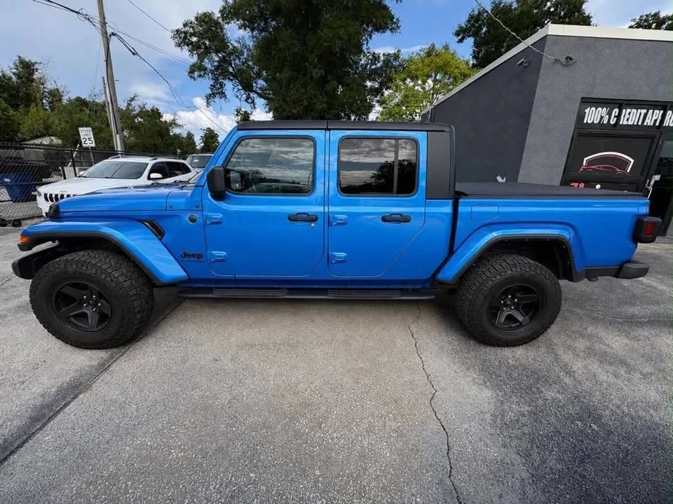 2022 Jeep JT Gladiator - Image 2 of 11