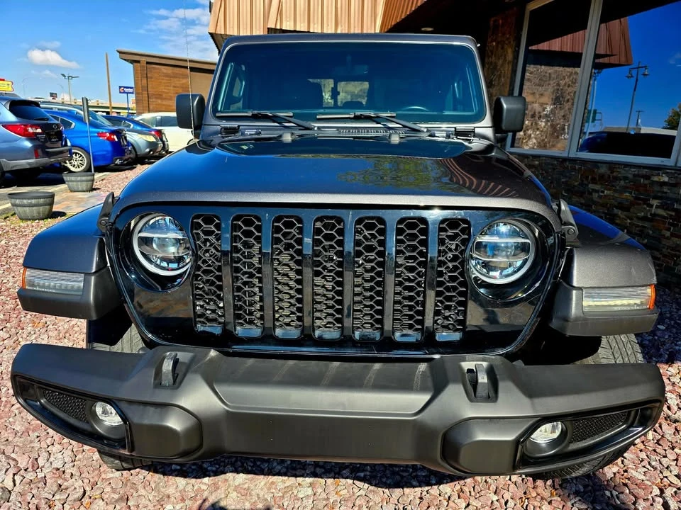2022 Jeep JT Gladiator - Image 2 of 15