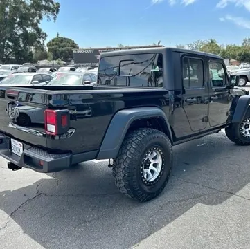 2022 Jeep Gladiator Sport