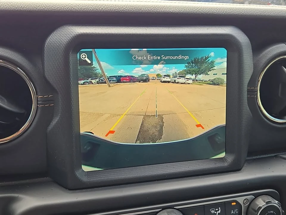 2022 Jeep JT Gladiator - Image 9 of 10