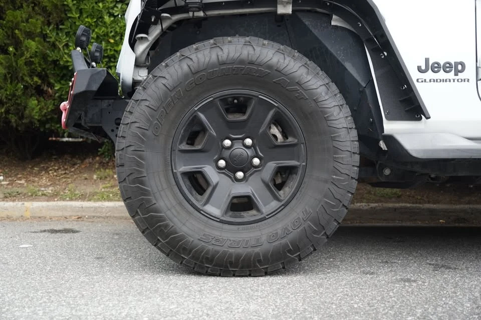 2022 Jeep JT Gladiator - Image 10 of 11