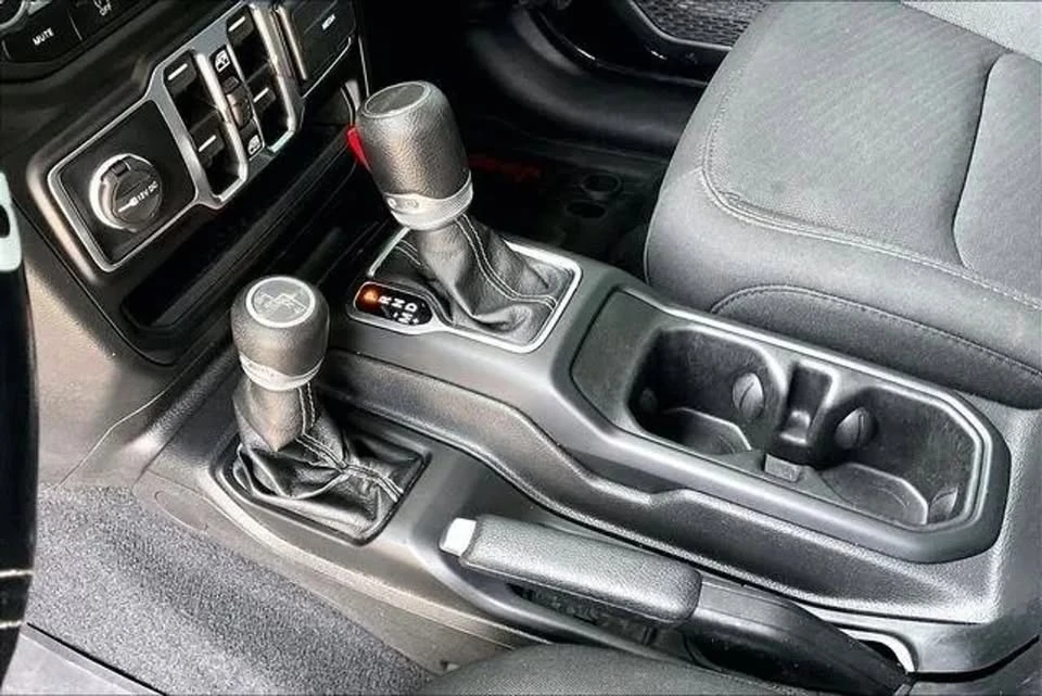 2022 Jeep JT Gladiator - Image 14 of 20