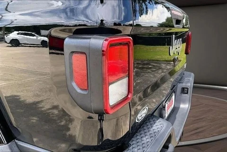 2022 Jeep JT Gladiator - Image 19 of 20