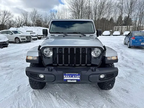 2022 Jeep Gladiator Willys