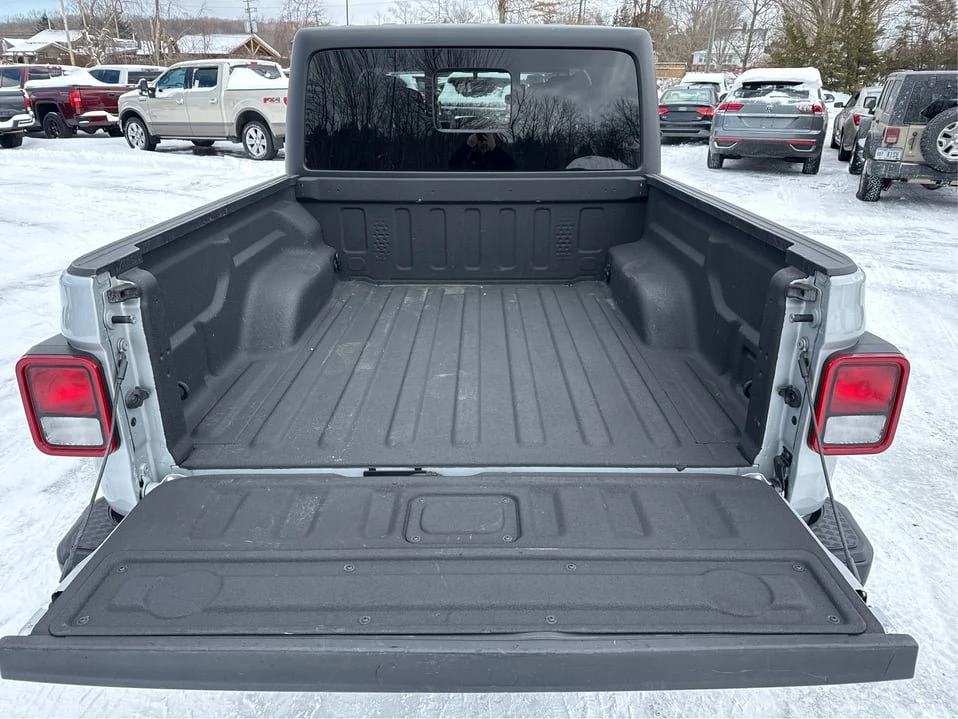 2022 Jeep JT Gladiator - Image 11 of 20