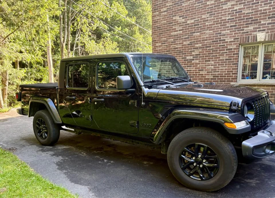 2022 Jeep JT Gladiator - Image 2 of 7