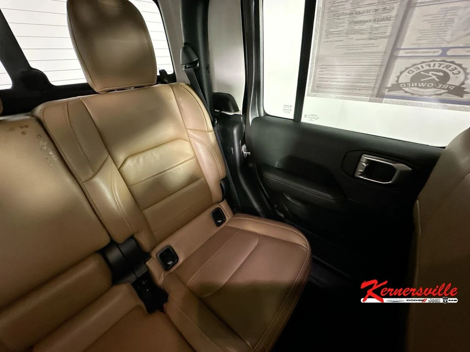 2022 Jeep JT Gladiator - Image 14 of 24