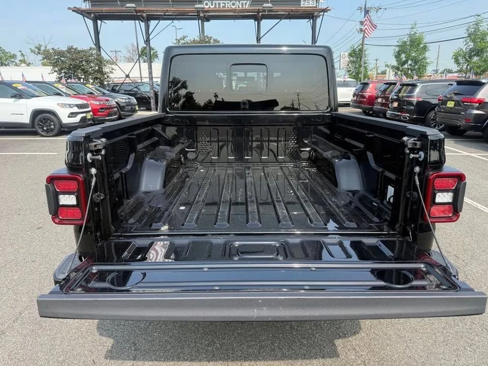 2022 Jeep JT Gladiator - Image 8 of 15