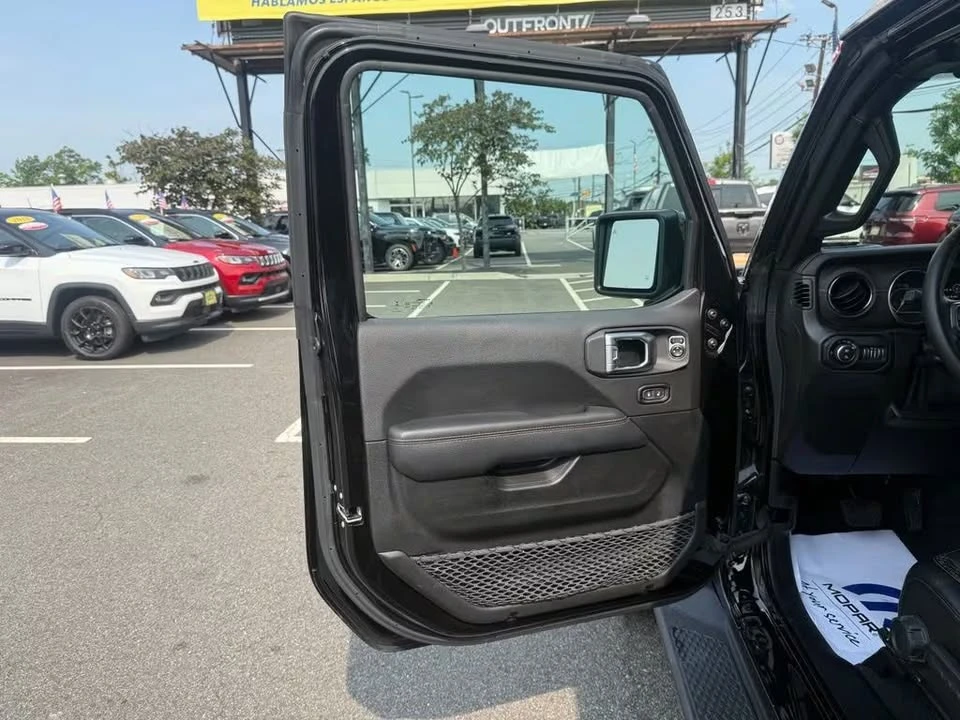 2022 Jeep JT Gladiator - Image 10 of 15