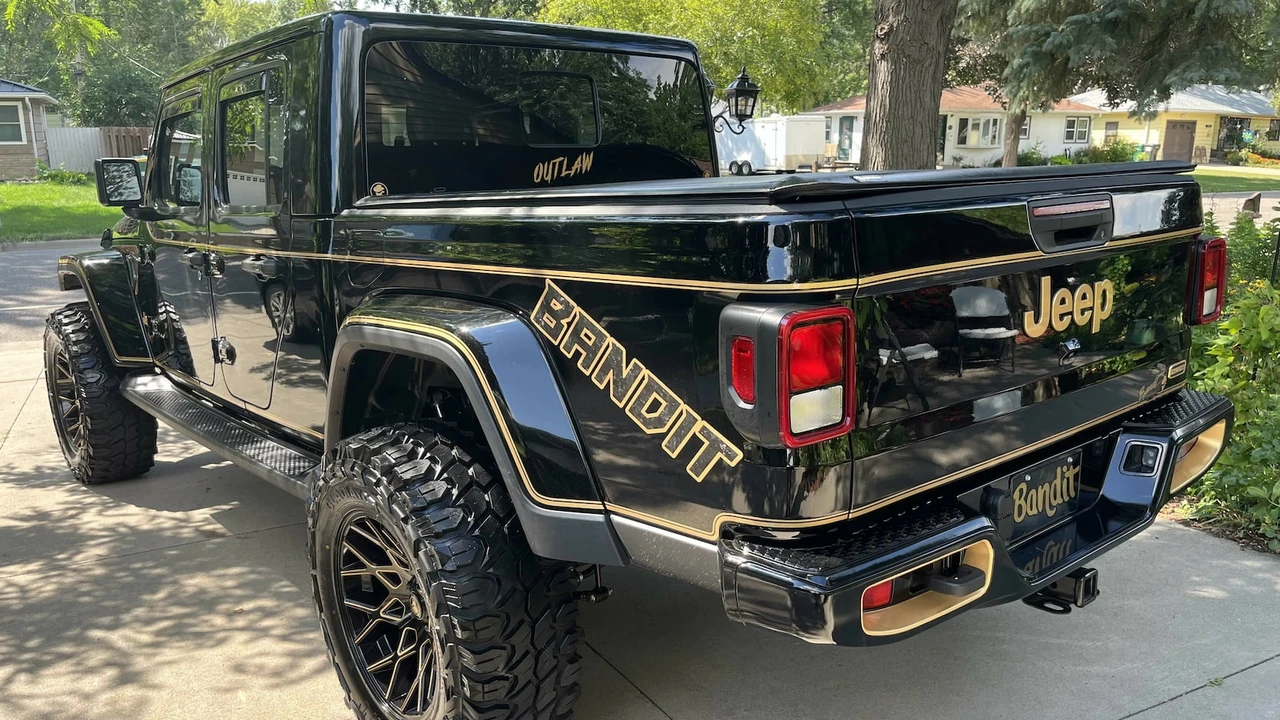 2022 Jeep JT Gladiator - Image 3 of 13