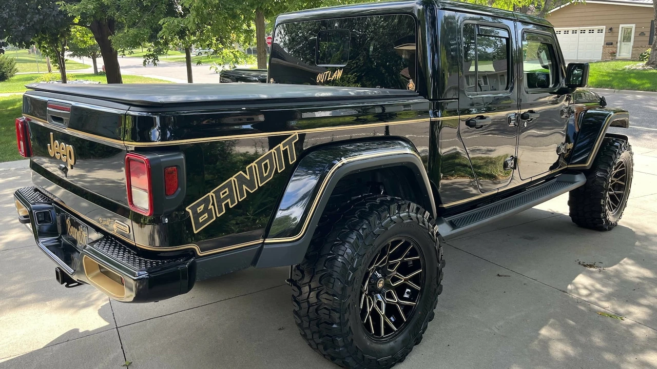 2022 Jeep JT Gladiator - Image 9 of 13