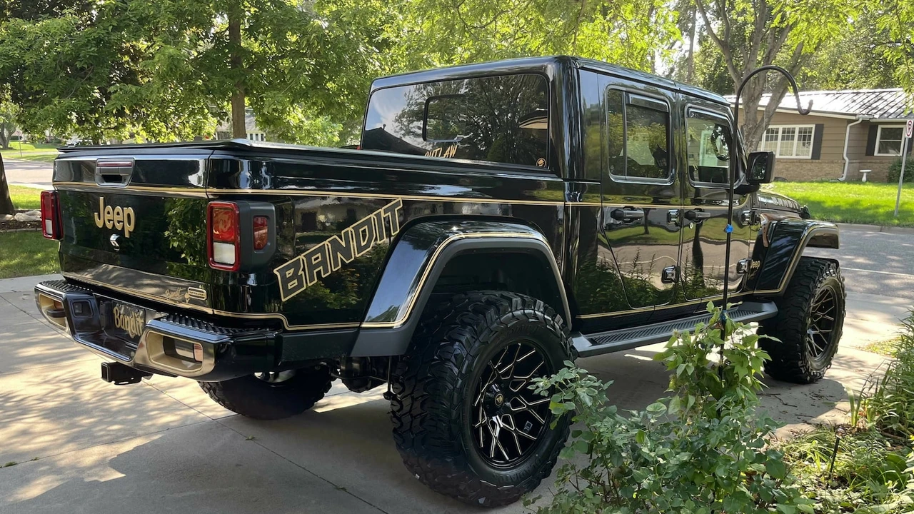 2022 Jeep JT Gladiator - Image 12 of 13