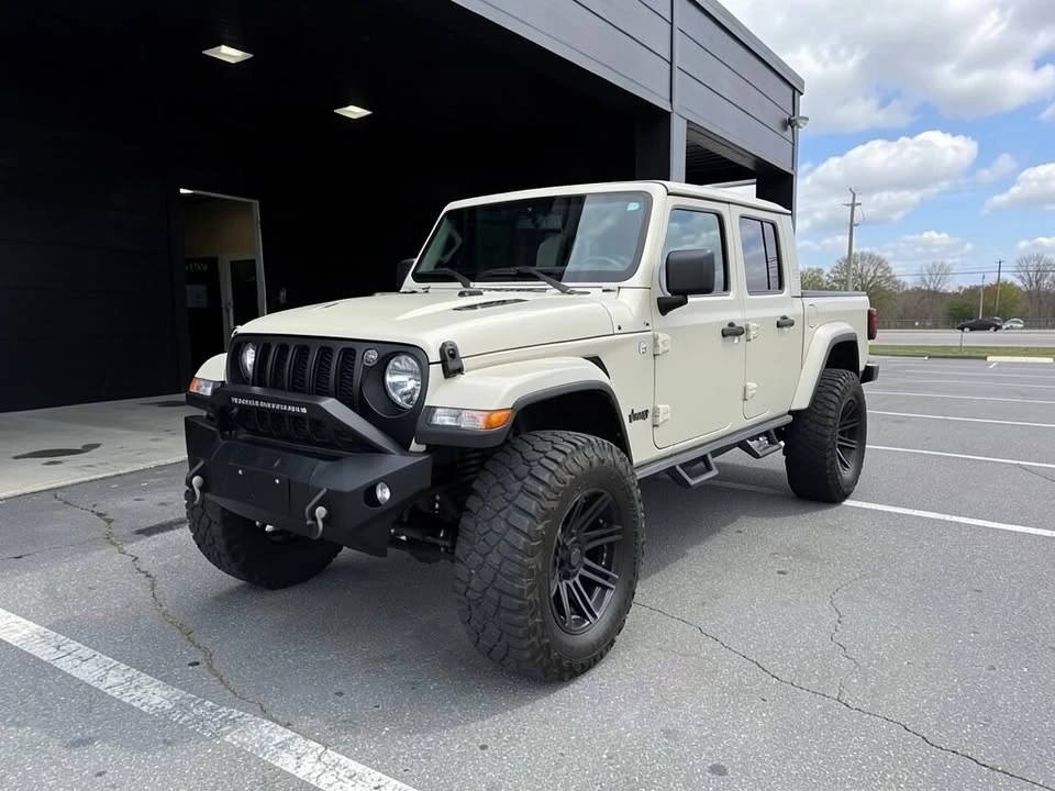 2022 Jeep JT Gladiator - Image 2 of 9