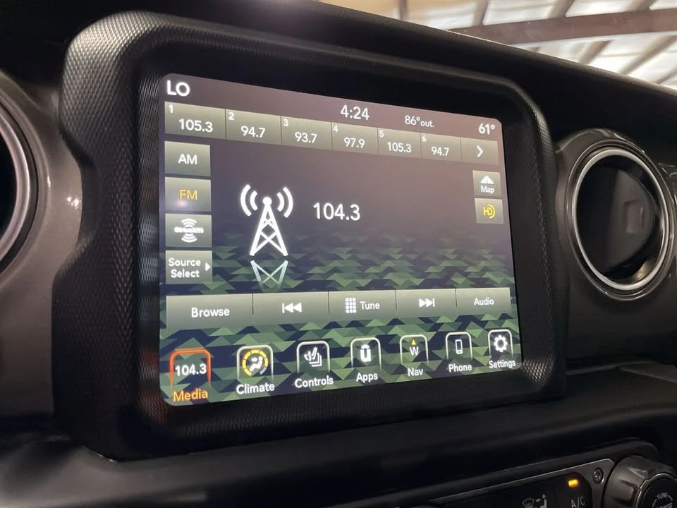 2022 Jeep JT Gladiator - Image 18 of 20