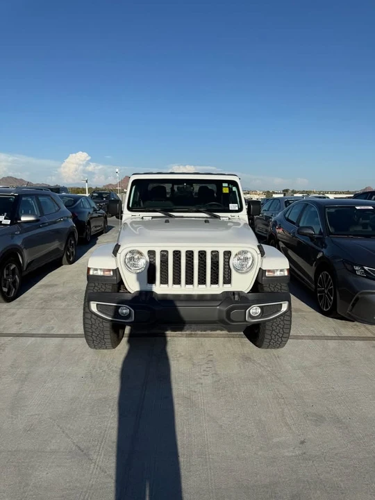 2022 Jeep JT Gladiator - Image 2 of 8