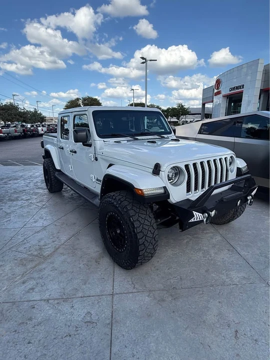 2022 Jeep JT Gladiator - Image 2 of 11