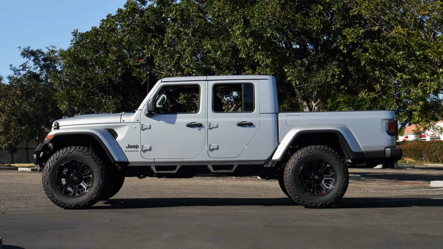 2022 Jeep JT Gladiator - Image 2 of 23