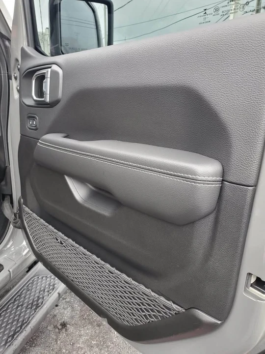 2022 Jeep JT Gladiator - Image 17 of 18