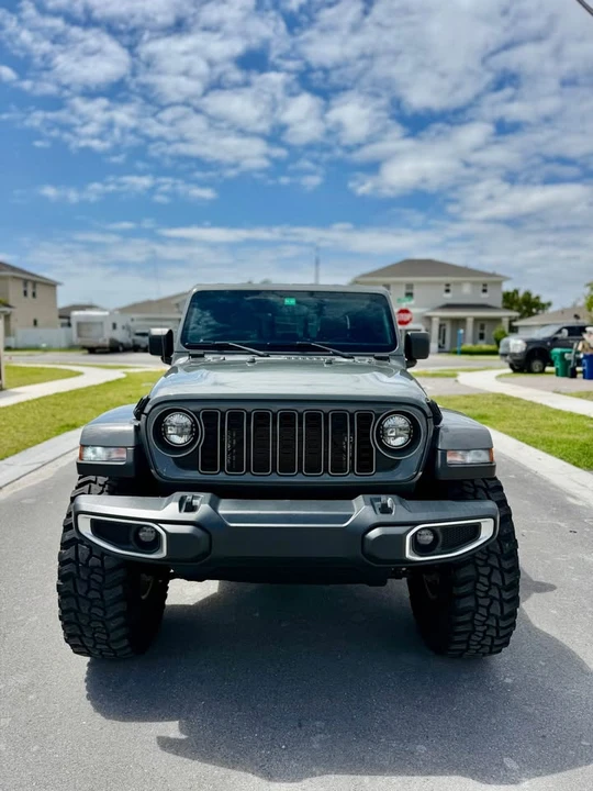 2022 Jeep JT Gladiator - Image 2 of 18