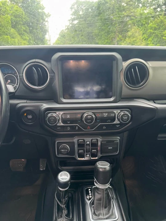 2022 Jeep JT Gladiator - Image 17 of 19