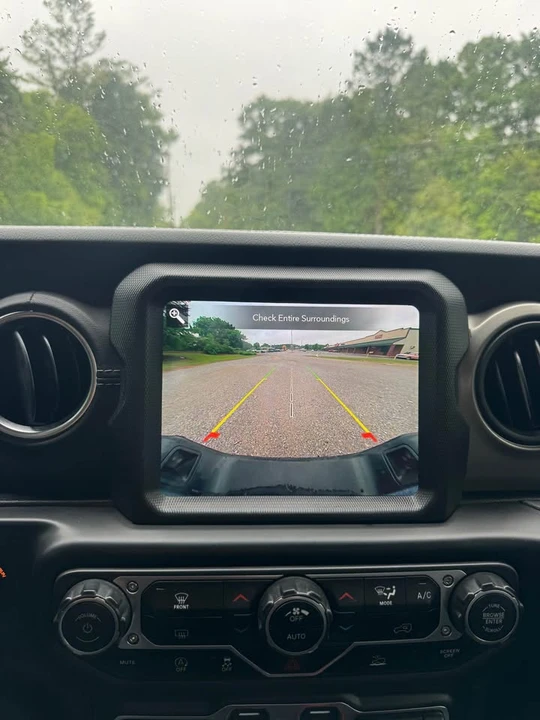 2022 Jeep JT Gladiator - Image 18 of 19