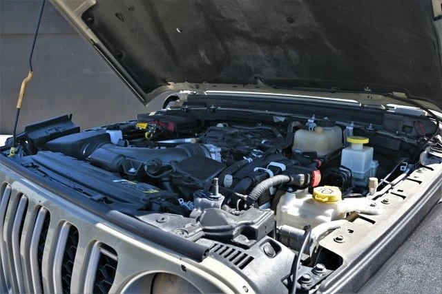 2022 Jeep JT Gladiator - Image 17 of 18