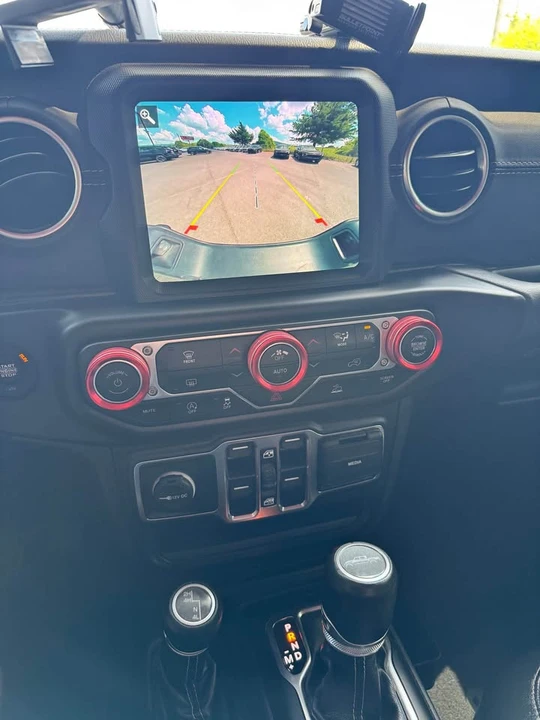 2022 Jeep JT Gladiator - Image 10 of 15