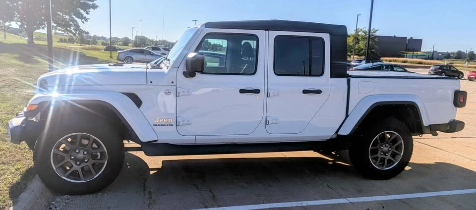 2022 Jeep JT Gladiator - Image 2 of 6