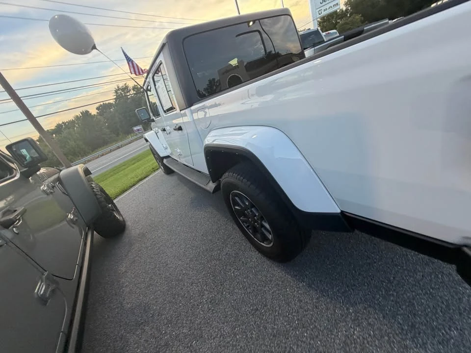 2022 Jeep JT Gladiator - Image 11 of 16
