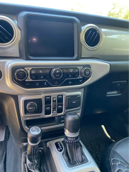 2022 Jeep JT Gladiator - Image 14 of 17