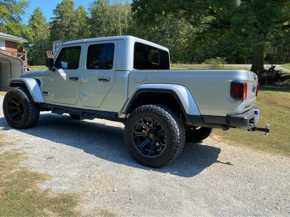 2022 Jeep JT Gladiator - Image 2 of 17