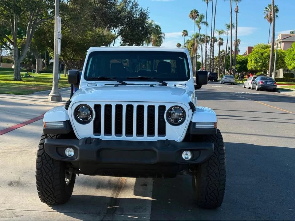 2022 Jeep JT Gladiator - Image 2 of 12
