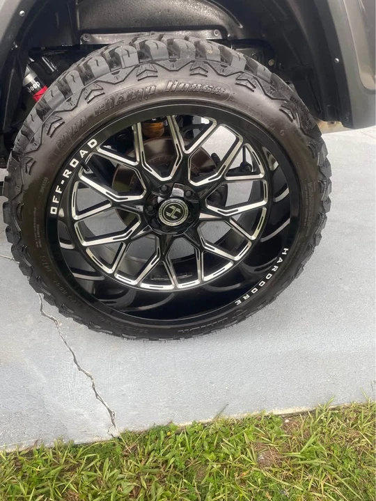 2022 Jeep JT Gladiator - Image 2 of 11