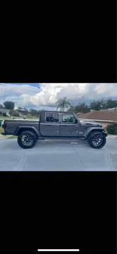 2022 Jeep Gladiator Overland Pickup 4D 5 ft
