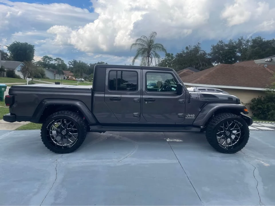 2022 Jeep JT Gladiator - Image 10 of 11