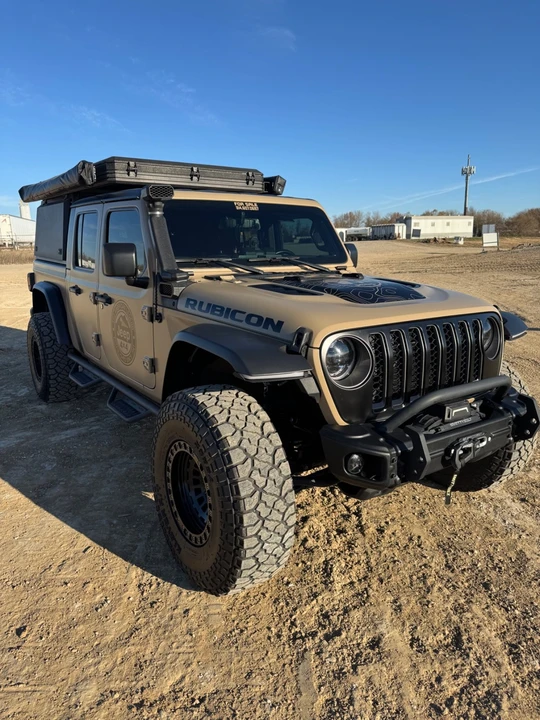 2022 Jeep JT Gladiator - Image 2 of 21