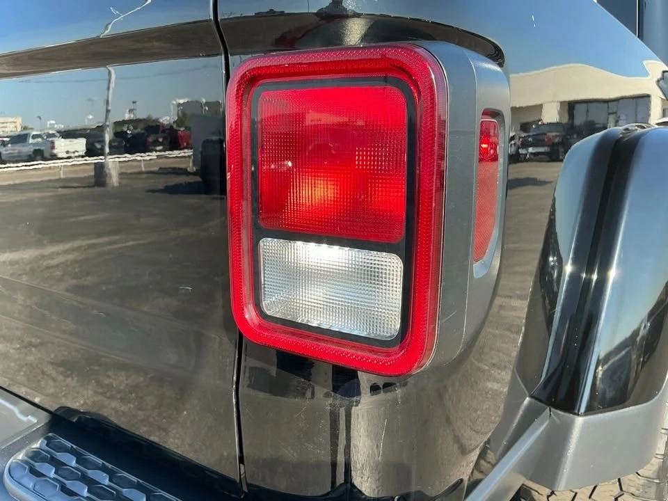 2022 Jeep JT Gladiator - Image 15 of 20