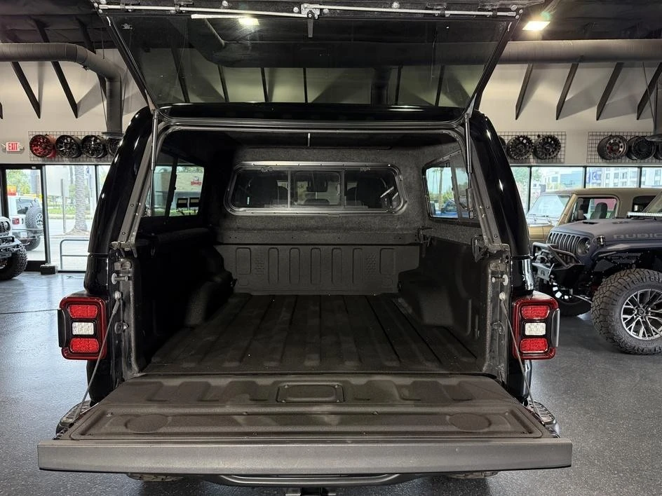 2022 Jeep JT Gladiator - Image 11 of 26