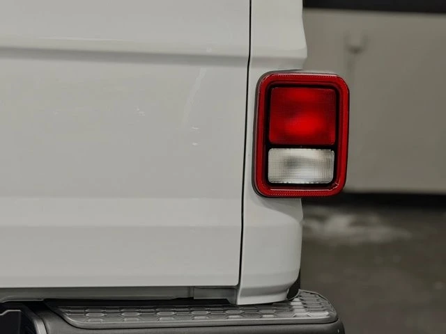 2022 Jeep JT Gladiator - Image 13 of 31