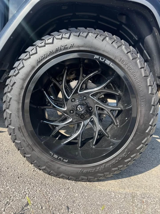 2022 Jeep JT Gladiator - Image 17 of 19