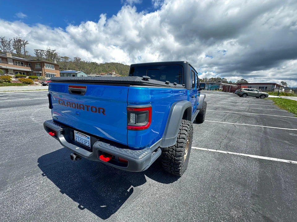 2022 Jeep JT Gladiator - Image 14 of 31