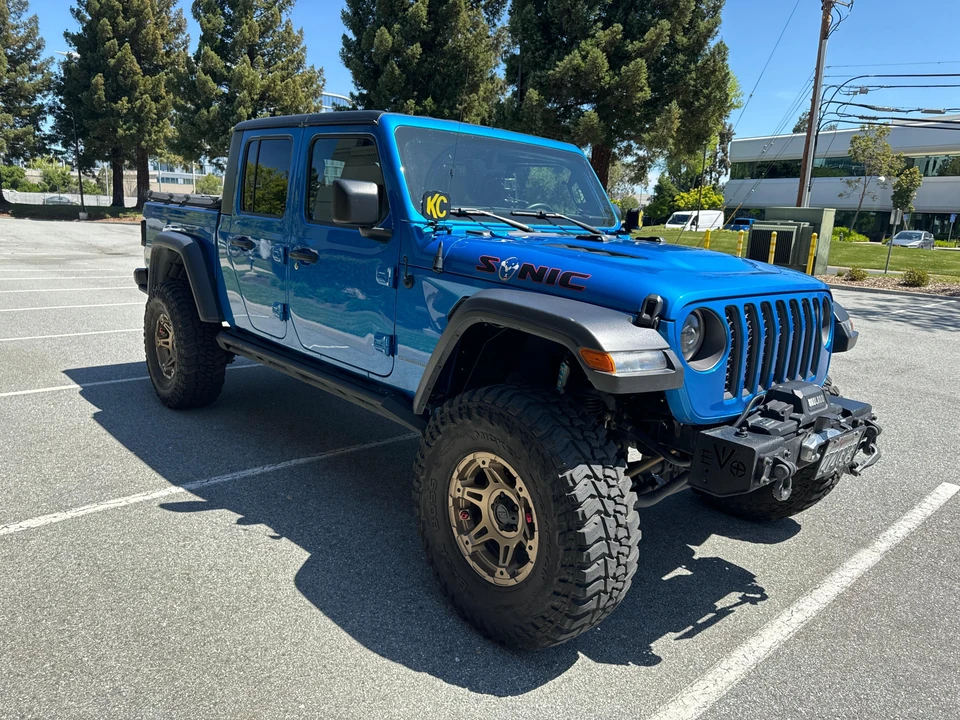 2022 Jeep JT Gladiator - Image 18 of 31