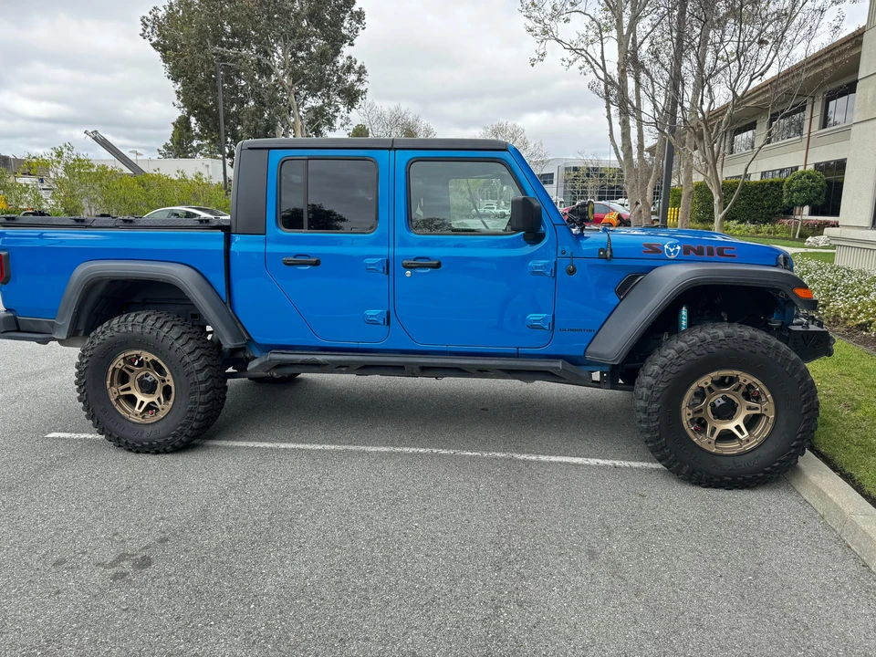 2022 Jeep JT Gladiator - Image 17 of 31