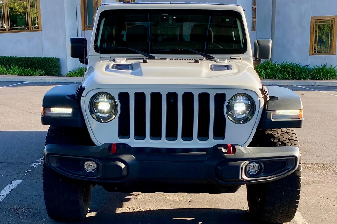 2022 Jeep JT Gladiator - Image 2 of 31