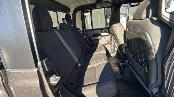 2022 Jeep JT Gladiator - Image 19 of 21