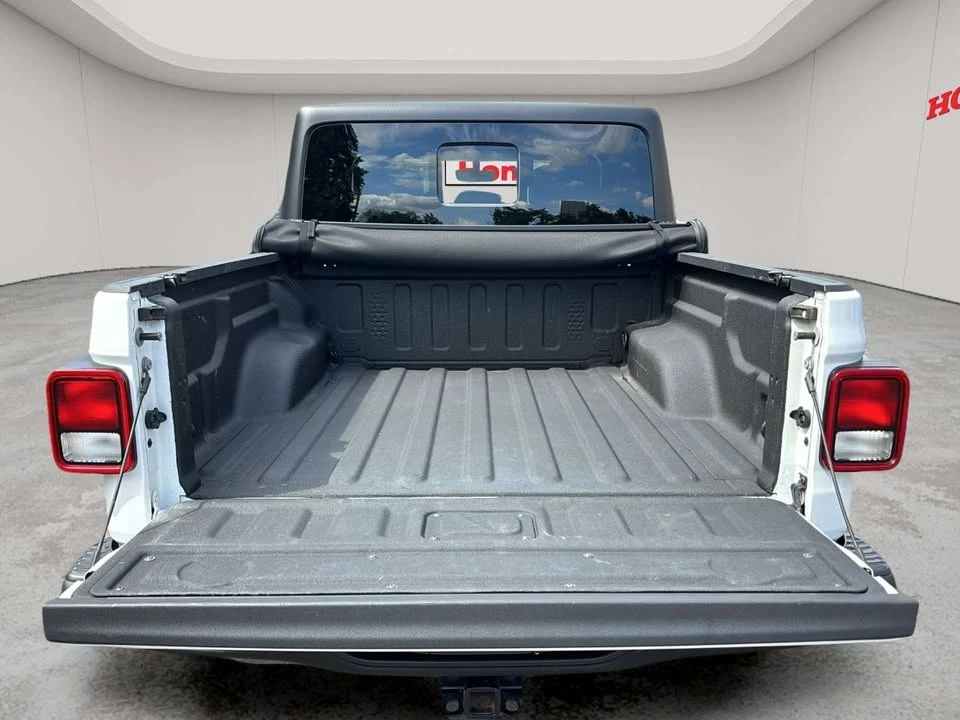 2022 Jeep JT Gladiator - Image 17 of 19