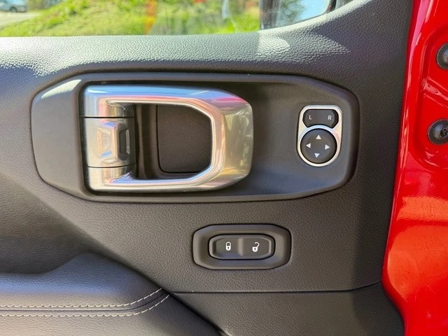 2022 Jeep JT Gladiator - Image 14 of 21